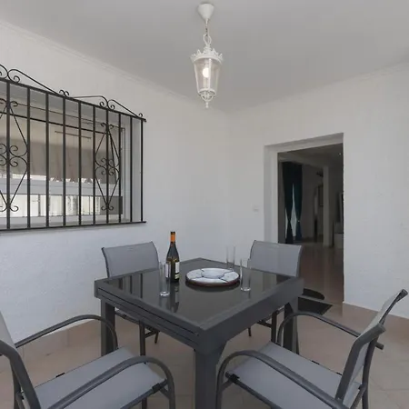 1203 Alberes